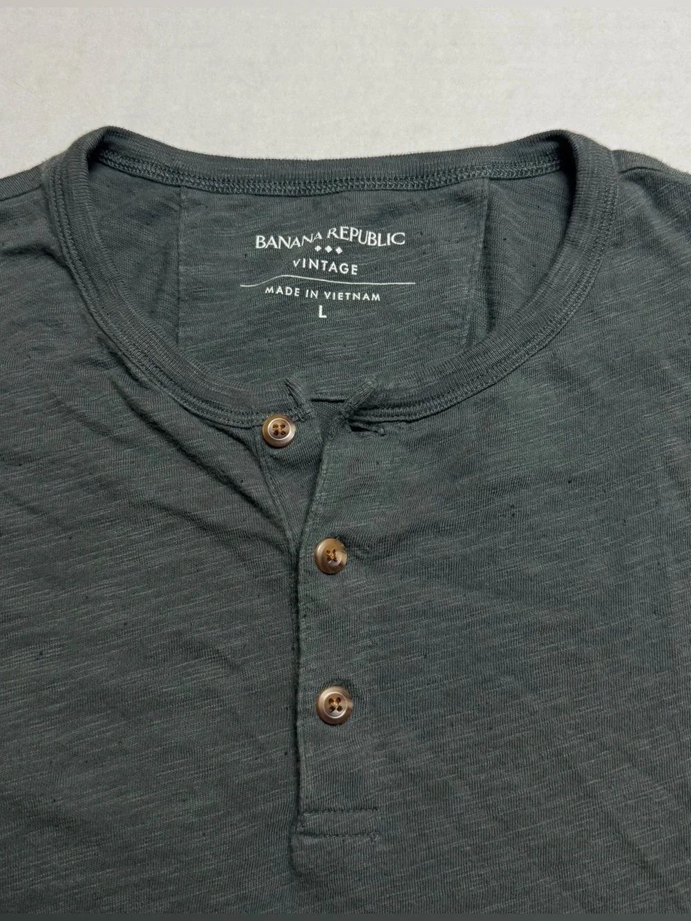 Banana Republic Vintage Tee Long Sleeve Henley In Dusty Olive (Green) Size: L